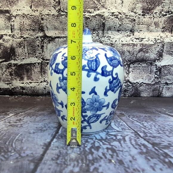 Vintage Chinese Blue and White Jar 1970's Decor - Picture 4 of 5
